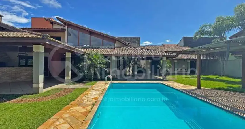Casa à venda com piscina e 5 quartos em peruíbe, no bairro parque balneario oasis
