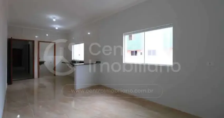 Apartamento à venda com 2 quartos (1 suítes) em peruíbe, no bairro centro