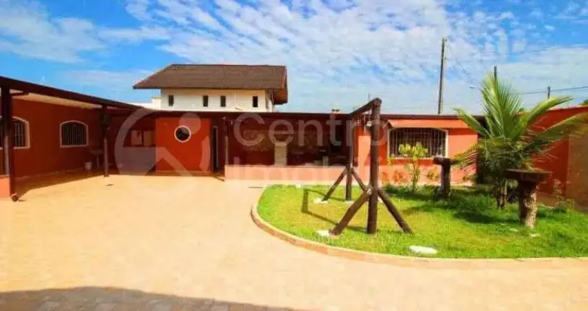 Casa à venda com 3 quartos em peruíbe, no bairro parque turistico