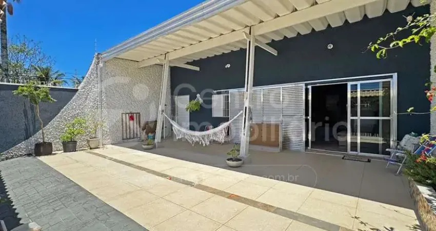 Casa à venda com 2 quartos em peruíbe, no bairro jardim três marias