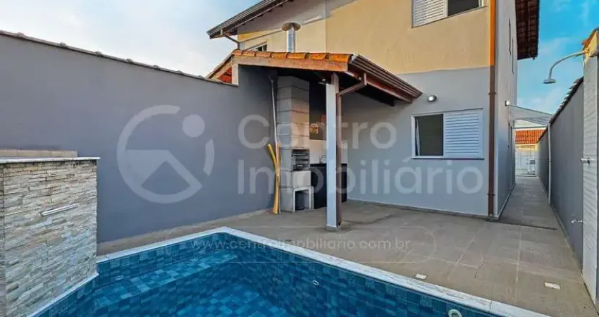 Casa à venda com piscina e 3 quartos em peruíbe, no bairro parque balneario oasis