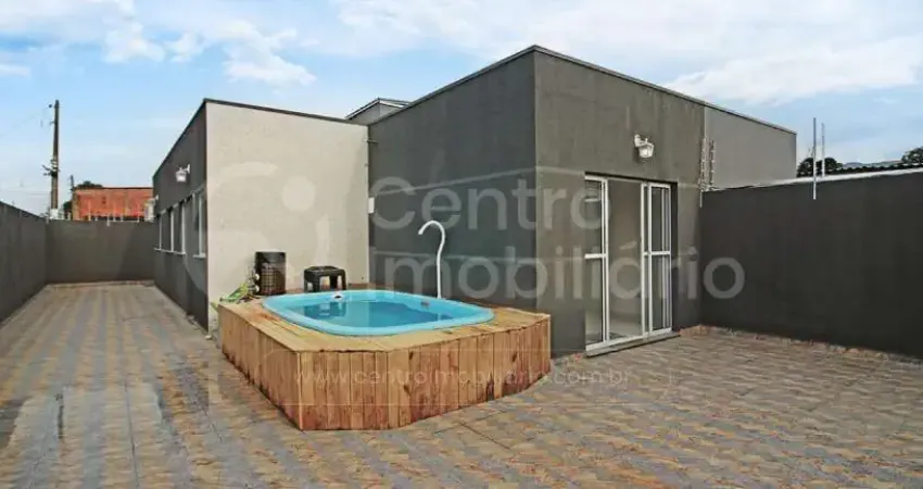 Casa à venda com piscina e 2 quartos em peruíbe, no bairro jd caraminguava