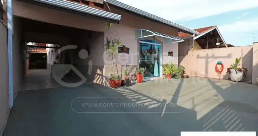 CASA à venda com 4 quartos em Peruíbe, no bairro Parque Balneario Oasis