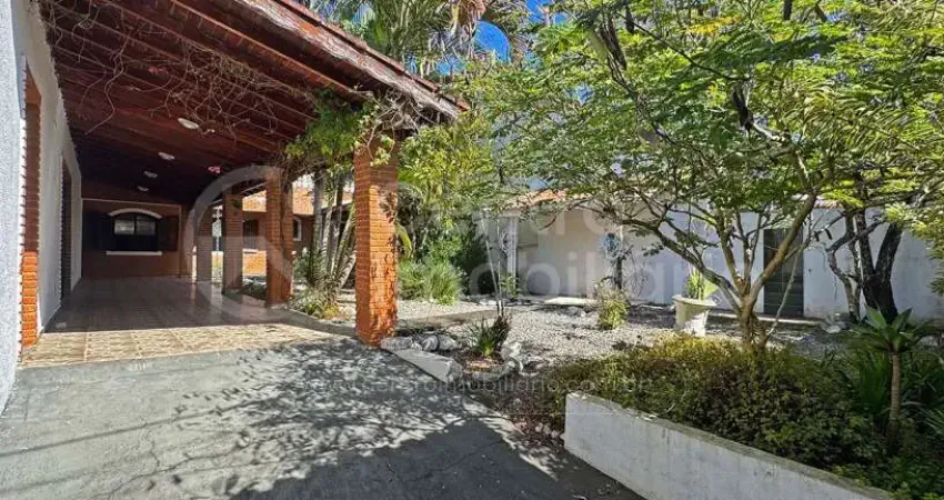 Casa à venda com 8 quartos em peruíbe, no bairro parque balneario oasis