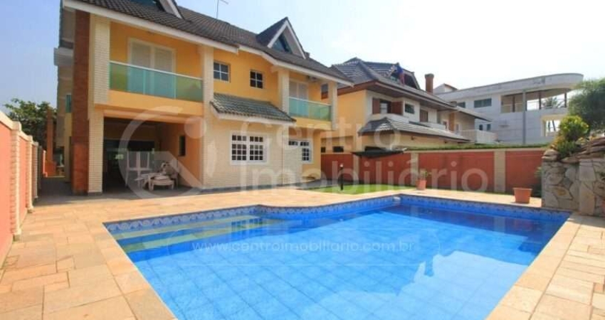 CASA à venda com piscina e 4 quartos em Peruíbe, no bairro Bougainvillee I