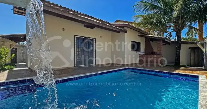 CASA à venda com piscina e 3 quartos em Peruíbe, no bairro Jardim Mar E Sol
