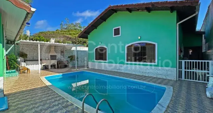 Casa à venda com piscina e 3 quartos em peruíbe, no bairro stella maris