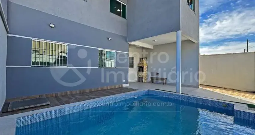 CASA à venda com piscina e 3 quartos em Peruíbe, no bairro Flora Rica