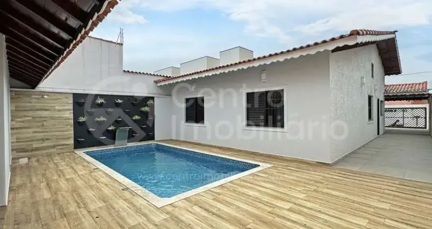 Casa à venda com piscina e 3 quartos em peruíbe, no bairro cidade nova peruíbe