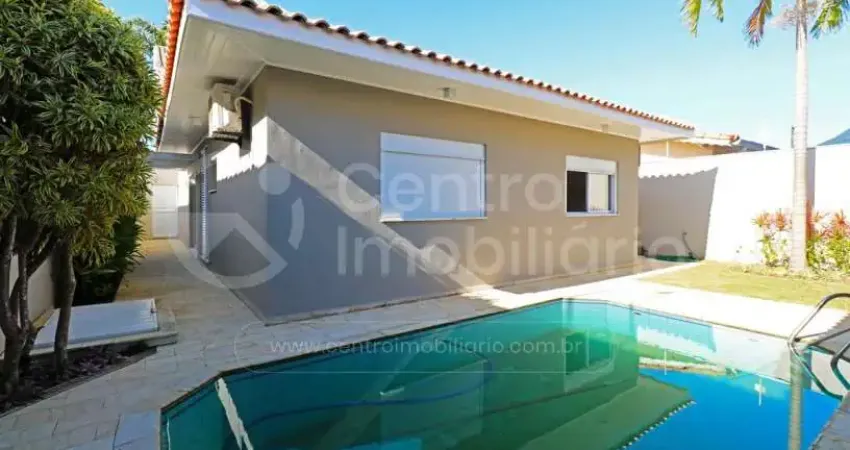 CASA à venda com piscina e 3 quartos em Peruíbe, no bairro Stella Maris