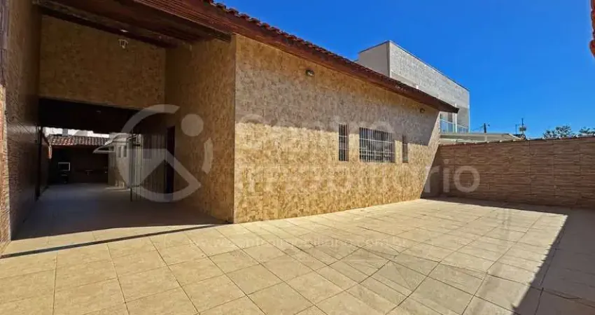 CASA à venda com 3 quartos em Peruíbe, no bairro Balneario Sao Joao Batista