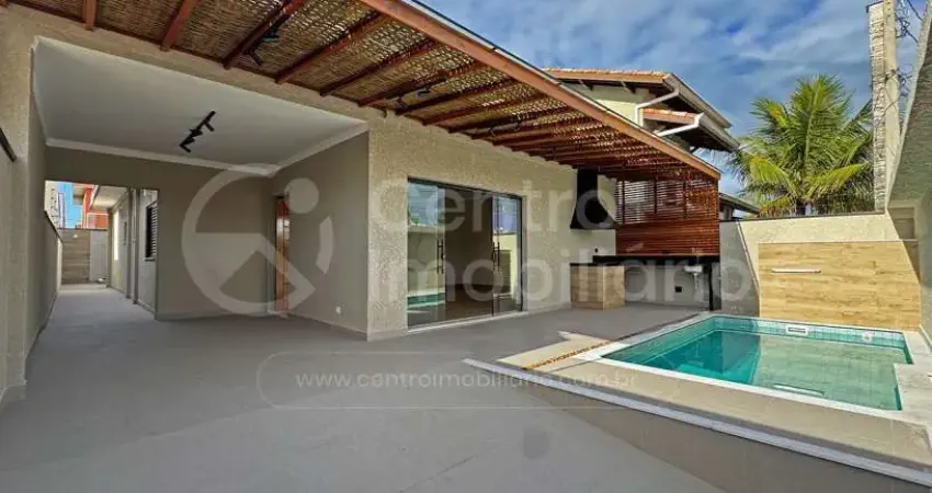 Casa à venda com piscina e 3 quartos em peruíbe, no bairro parque balneario oasis