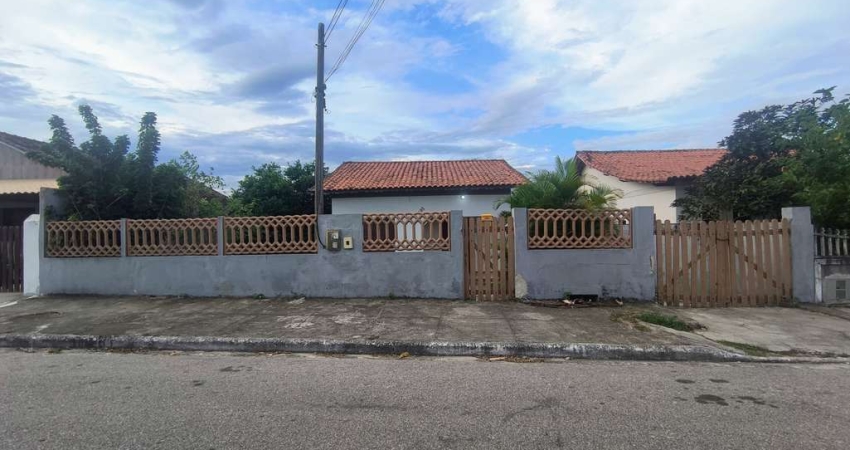 Casa para Venda em Saquarema, Gravatá, 3 dormitórios, 1 suíte, 2 banheiros, 2 vagas