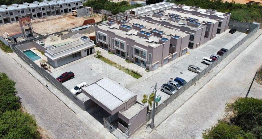 Casa duplex em condomínio fechado com 3 quartos sendo 2 suítes em Nova Parnamirim