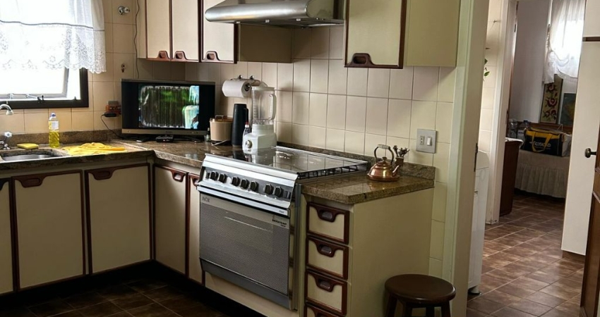 Apartamento a venda com 153 metros no bairro do Campo Belo