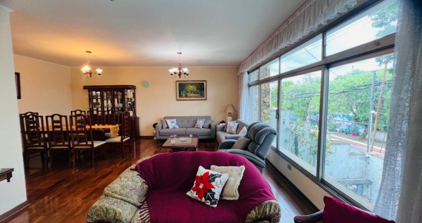 Casa Assobradada  a venda no bairro de Indianopolis com 486 metros