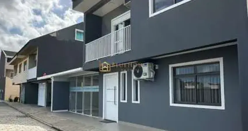 Casa em condomínio fechado com 3 quartos à venda na Rua Simão Brante, Uberaba, Curitiba