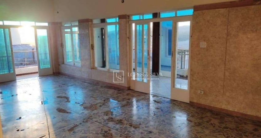 Salão com 250m² Piso Superior para Locação localizado no Centro de Atibaia, SP