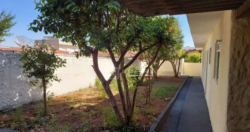 Casa 3 Dormitorios, 1 Suíte para LOCAÇÃO,  localizada no Bairro do Alvinópolis, Atibaia, SP.
