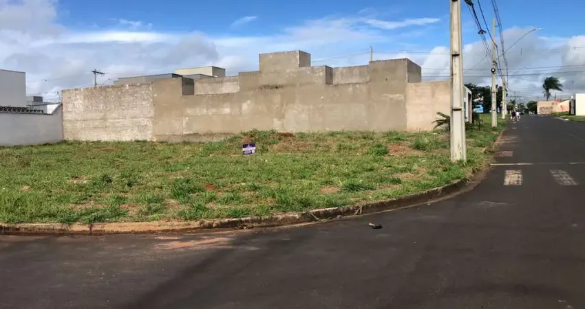 Esquina á venda Bairro Laranjeiras