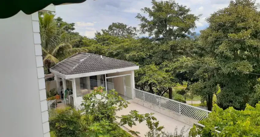 Linda Casa - 4 dorm - Vista Linda - S.José dos Campos
