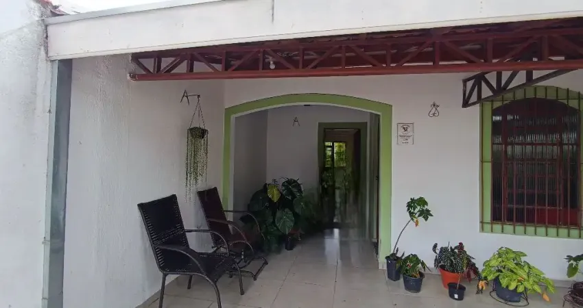 Casa Térrea - 3 Dorm. Jd. Satélite - São José dos Campos