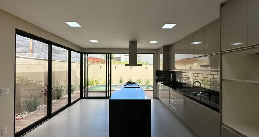 Casa térrea à venda com 3 suítes e escritório no quinta dos ventos