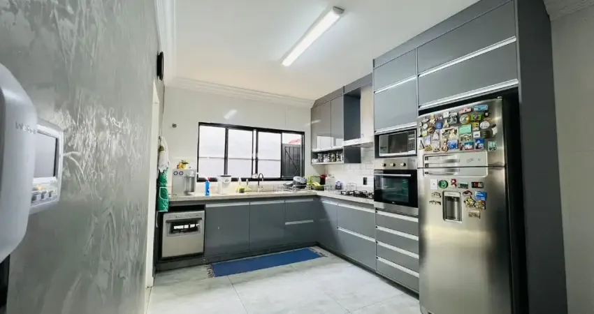 Casa térrea reformada disponível para venda no bairro lagoinha