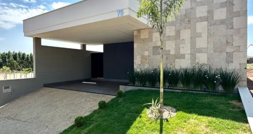 Impecável casa térrea com 03 suítes, lavabo, escritório, completa em armários planejados e piscina aquecida à venda no residencial quinta da mata