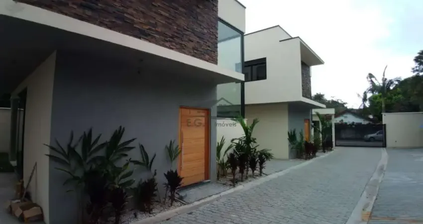 Casa em condomínio fechado com 3 quartos à venda no Boiçucanga, São Sebastião