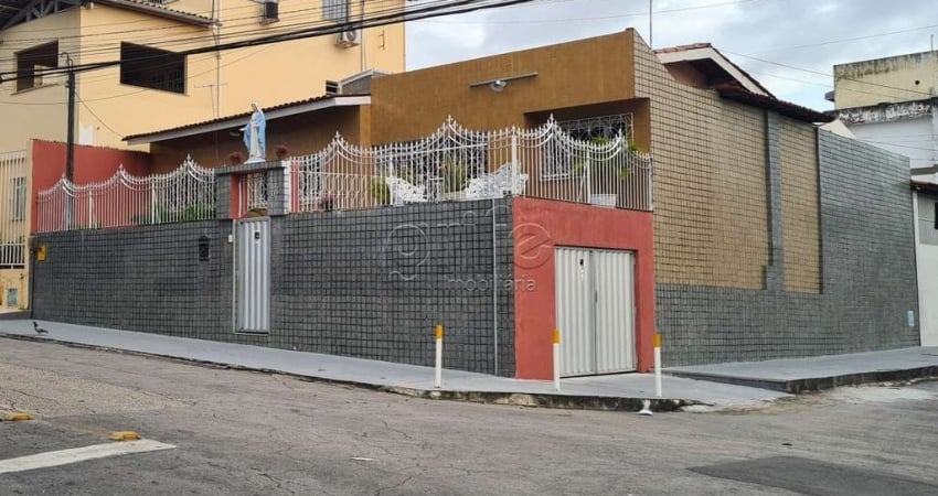 Casa com 3 quartos à venda na Coronel Solon, 91, Fátima, Fortaleza