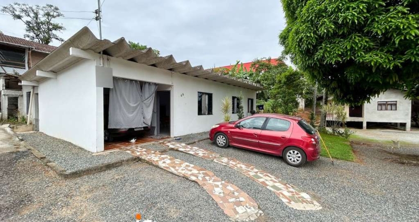Casa com 3 dormitórios à venda, 170 m² por R$ 480.000,00 - Badenfurt - Blumenau/SC