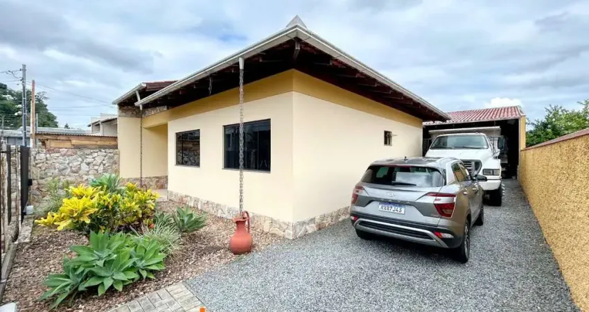 Casa com 3 dormitórios sendo 1 suíte à venda, 240 m² por R$ 850.000 - Passo Manso - Blumenau/SC