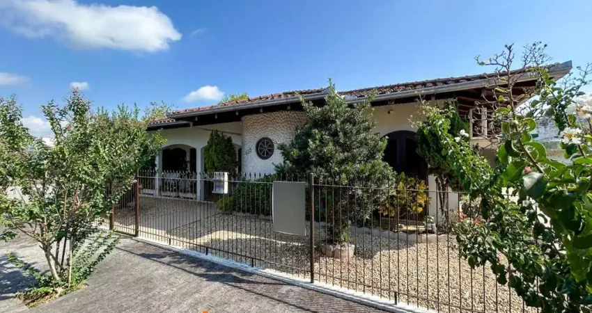 Casa com 4 dormitórios à venda, 289 m² por R$ 875.000,00 - Itoupava Norte - Blumenau/SC
