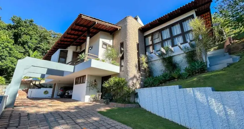 Casa com 3 dormitórios à venda, 342 m² por R$ 1.560.000,00 - Itoupava Seca - Blumenau/SC
