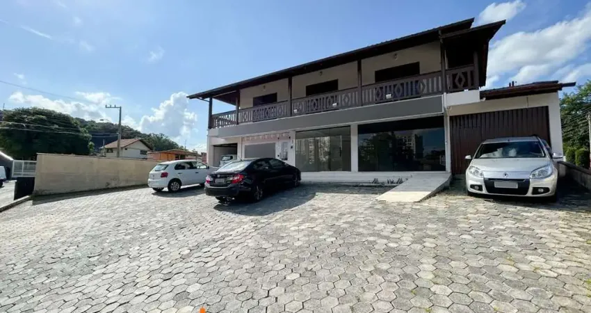 Casa com 3 dormitórios à venda, 352 m² por R$ 930.000,00 - Fortaleza - Blumenau/SC