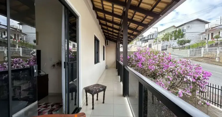 Casa com 4 dormitórios à venda, 194 m² por r$ 680.000,00 - fortaleza - blumenau/sc
