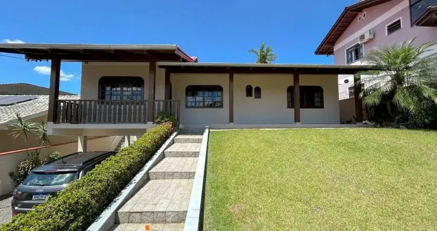 Casa com 3 dormitórios sendo 1 suíte à venda, 195 m² por r$ 830.000 - badenfurt - blumenau/sc