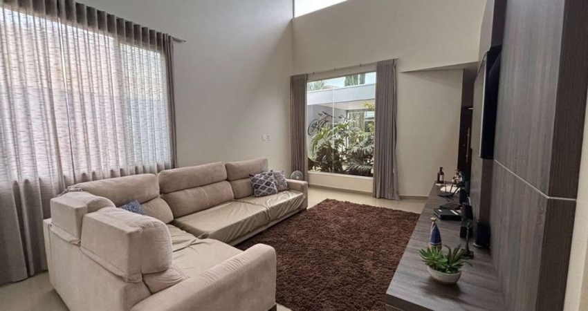 Casa em Condomínio de Luxo em Indaiatuba-SP: 4 Quartos, 2 Suítes, 214,84m², 2 Salas, 5 Banheiros, 4 Vagas. Venha Conferir!
