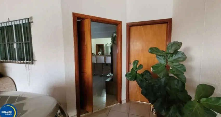 Casa térrea com 3 dormitórios em bairro na cidade de indaiatuba.