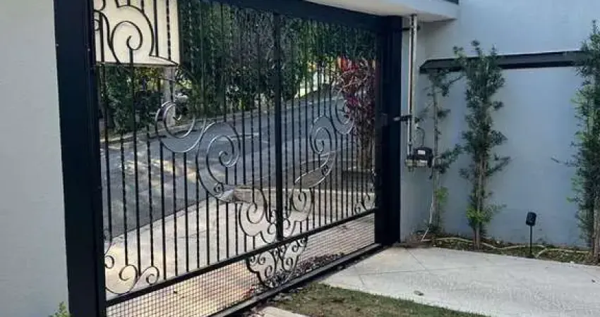 Casa à venda em Indaiatuba-SP: Sobrado de 3 quartos com 2 suítes, 2 salas e 3 vagas de garagem no Jardim Europa II.