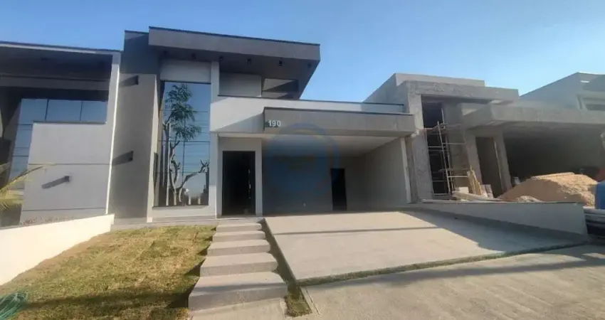 Imperdível casa de alto padrão em condomínio no Jardim Piemonte, Indaiatuba-SP - 3 quartos, 3 suítes, 2 salas, 5 banheiros, 4 vagas, 210m²!