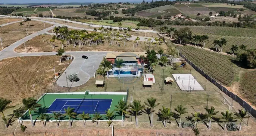 Terreno em condomínio à venda em elias fausto-sp - bairro villagio pela vida - 200,00 m² de área
