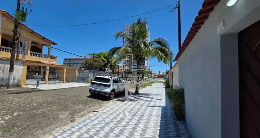 Linda casa reformada na praia – tudo novo e de primeira linha!