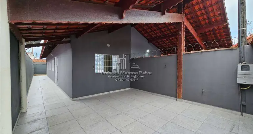 Casa com 2 dormitórios, no bairro Jussara em Mongaguá.