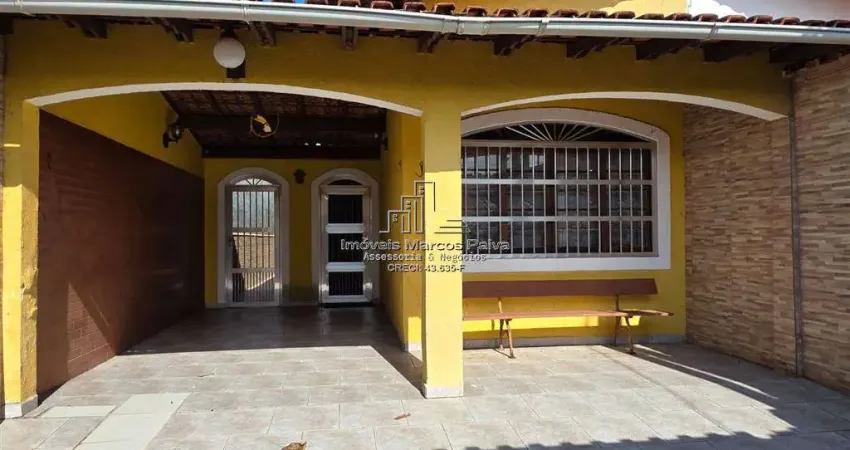Excelente casa no bairro Anhanguera, a apenas 100 metros da praia!
