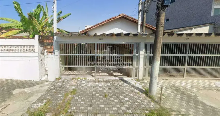 Itaóca - casa 2 dormitórios, edícula, garagem coberta para 2 carros.