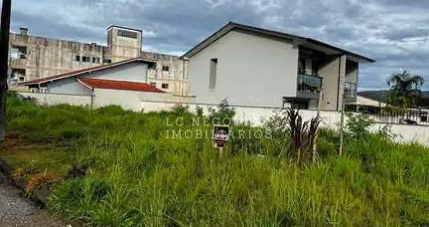 Terreno à venda no Forquilhas, São José 