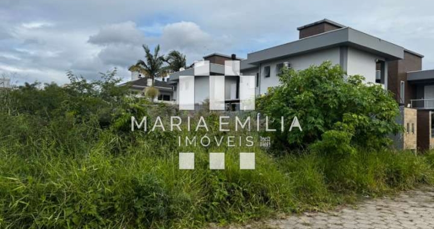 Terreno à venda em Florianópolis, Carianos, com 720 m²