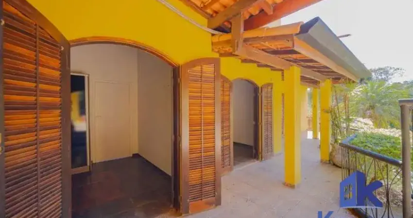 Casa em Condomínio à Venda em Itapevi-SP, Transurb: 3 Quartos, 1 Suíte, 2 Salas, 3 Banheiros, 4 Vagas de Garagem, 289,88m².